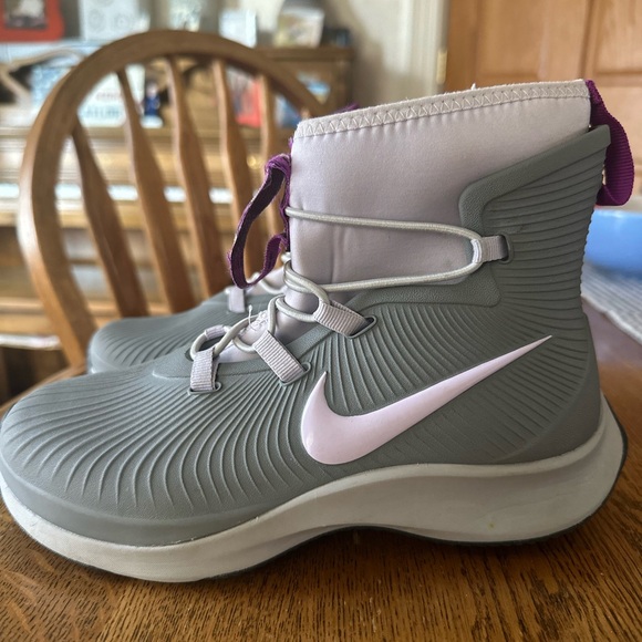 Nike Other - Nike Kids 1 Gray and Purple Boots